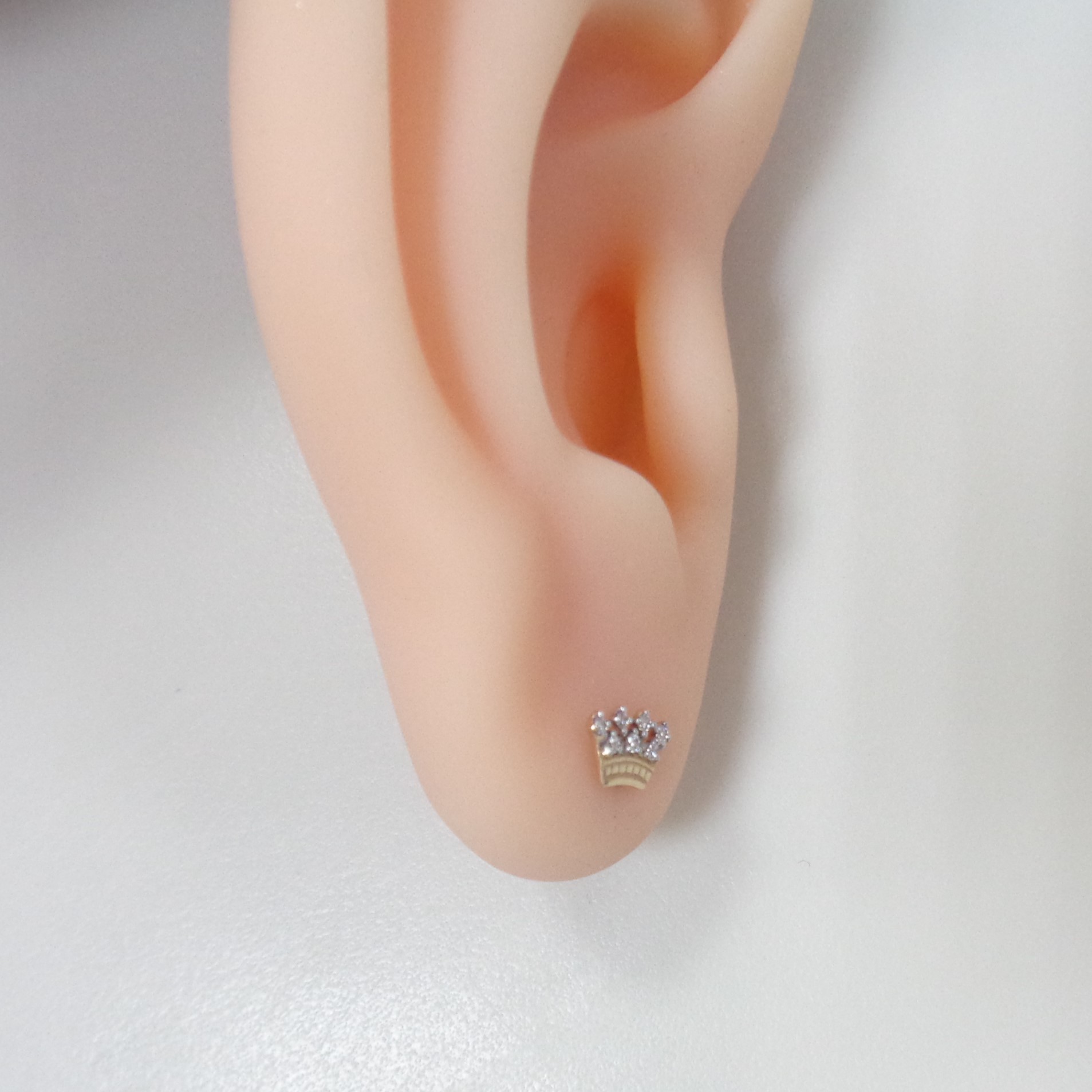 Золотые серьги-пусеты 585 пробы; родий; вставки 14 Фианит бесцв.;